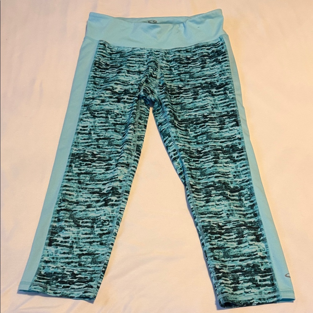 Champion Women’s Aqua and Black Patterned Capri Leggings